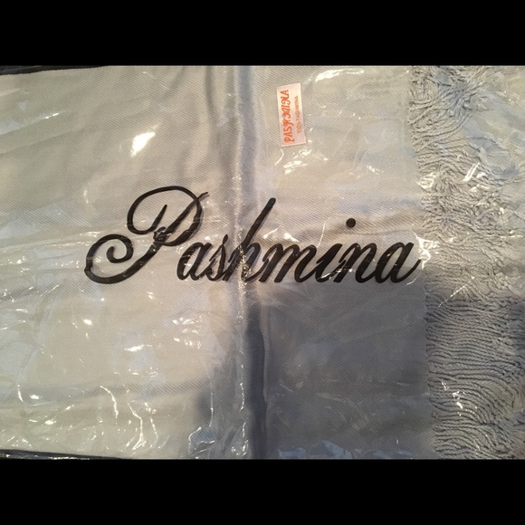 NWT Grey Pashmina - Picture 5 of 6